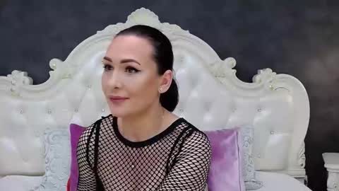 Krissy online show from January 8, 8:49 am