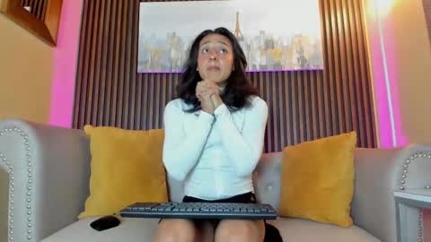 Snapshot of elisasue chatting on May 31, 2:20 am Elisa Sue online show from May 31, 2:20 am