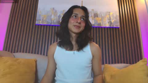 Snapshot of elisasue chatting on June 5, 3:35 am Elisa Sue online show from June 5, 3:35 am