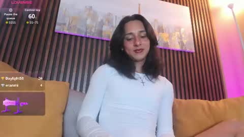 Snapshot of elisasue chatting on June 11, 10:41 pm Elisa Sue online show from June 11, 10:41 pm