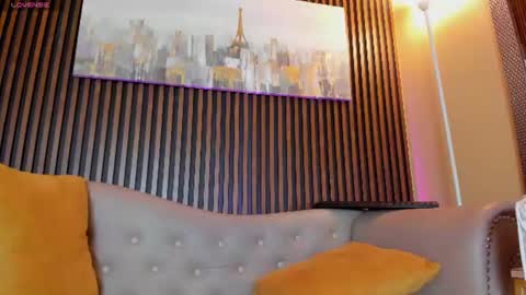 Snapshot of elisasue chatting on June 19, 9:13 am Elisa Sue online show from June 19, 9:13 am