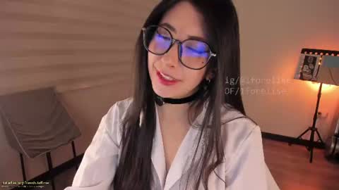 Snapshot of elise_77 chatting on June 28, 6:52 am Eli online show from June 28, 6:52 am