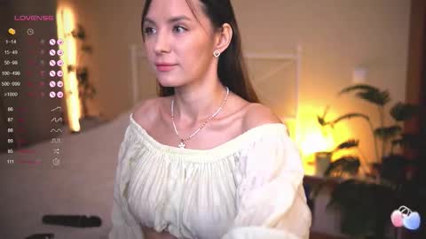 hiIm Elise    online show from October 16, 9:54 am
