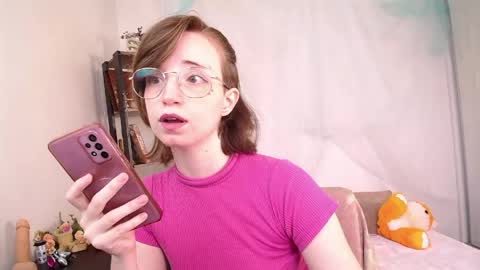 Snapshot of elise_nyx chatting on May 16, 12:15 pm elise_nyx online show from May 16, 12:15 pm