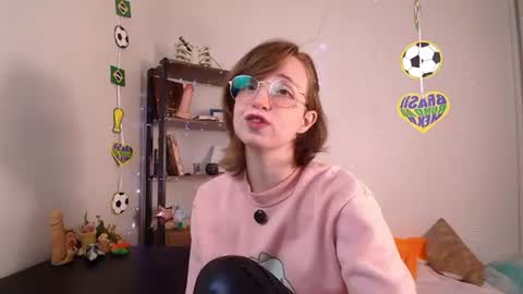 Snapshot of elise_nyx chatting on June 11, 12:14 pm elise_nyx online show from June 11, 12:14 pm