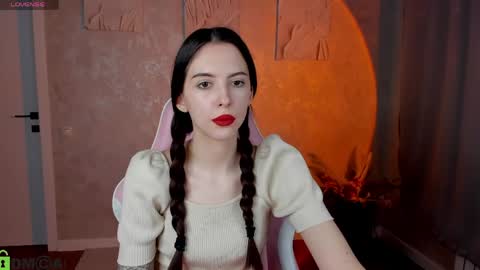 Snapshot of elise_robbie chatting on May 20, 5:30 pm Elise online show from May 20, 5:30 pm