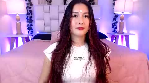 Snapshot of elisevalmont chatting on June 24, 3:27 am ELISE online show from June 24, 3:27 am