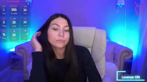 elisevelour online show from October 17, 1:57 pm