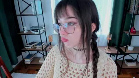 Snapshot of elispriston chatting on April 13, 8:31 am Elis online show from April 13, 8:31 am