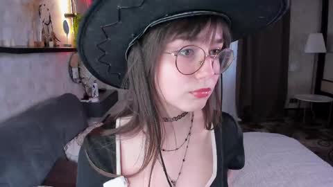 Snapshot of elispriston chatting on April 24, 8:17 am Elis online show from April 24, 8:17 am