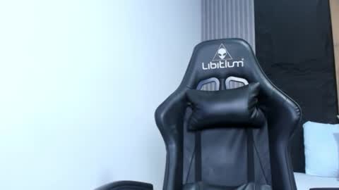 E L I S S A online show from January 16, 7:10 pm