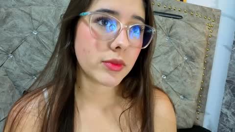 elisvega online show from April 1, 7:44 pm