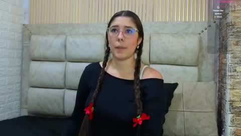 elisvega online show from April 14, 8:04 pm