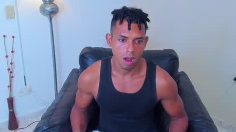 Valentino Konny y Jhon online show from June 29, 3:46 am