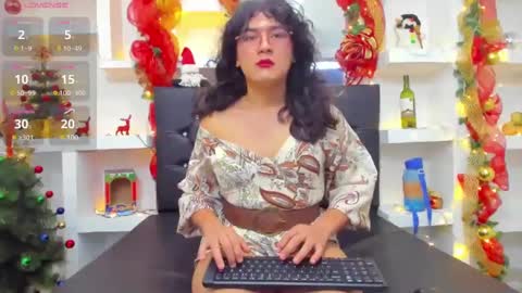 elith_berry69_ online show from December 17, 10:11 pm