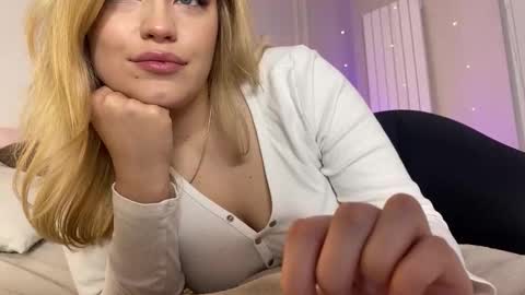 Stephanie online show from December 20, 6:59 pm