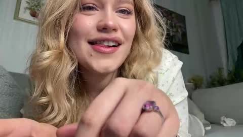 Stephanie online show from January 8, 12:02 am