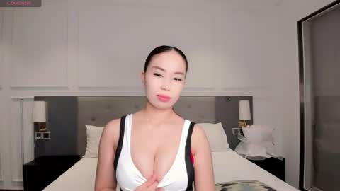 Snapshot of eliza_bad chatting on June 8, 6:25 am Lika online show from June 8, 6:25 am