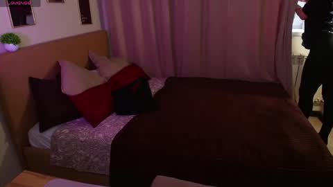 Ari online show from March 18, 7:33 am