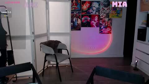 Ari online show from October 3, 3:42 pm