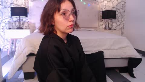 Eliza online show from November 22, 7:24 pm