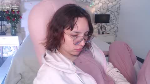 Eliza online show from November 24, 7:24 pm