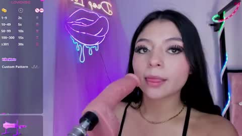 Elizabeth online show from November 21, 2:43 am