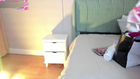 elizabeth online show from November 4, 7:02 pm