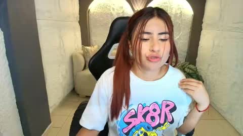 Elizabeth  online show from March 12, 4:18 am