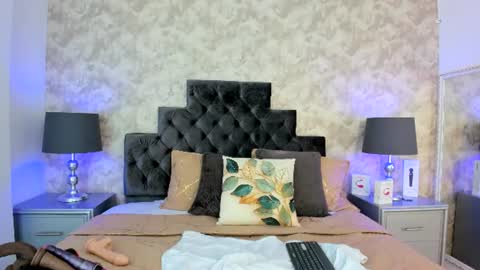Elizabeth online show from June 23, 6:17 pm