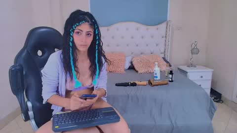 Elizabeth  online show from May 16, 12:40 am