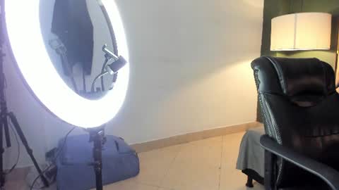 Elizabeth  online show from July 4, 11:27 am