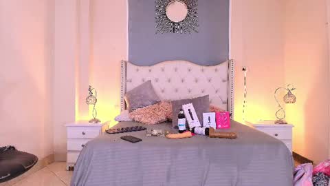 Elizabeth  online show from July 26, 1:40 pm