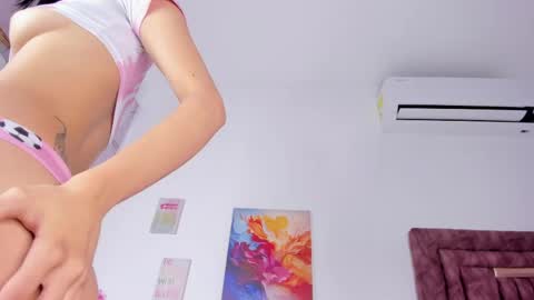Snapshot of elizabeth_swan18 chatting on May 8, 2:55 pm Elizabeth Swan online show from May 8, 2:55 pm