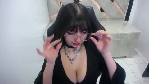 Elizabeth online show from February 12, 12:55 pm