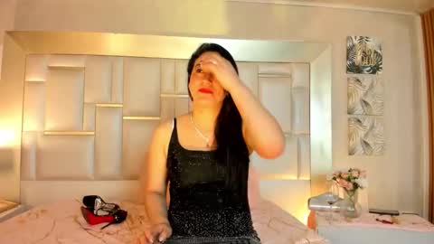 Snapshot of elizabethbennett_l chatting on November 28, 10:45 pm elizabth online show from November 28, 10:45 pm