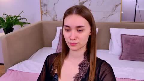 Elizabeth online show from February 9, 10:43 pm