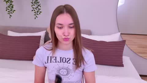 Elizabeth online show from February 25, 3:16 pm