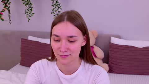 Elizabeth online show from March 5, 7:27 pm