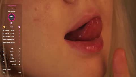 Snapshot of elizabethennals chatting on November 11, 6:19 pm Elizabeth online show from November 11, 6:19 pm