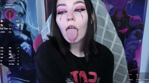 Snapshot of elizabethflowerr chatting on May 14, 2:51 am Eli online show from May 14, 2:51 am