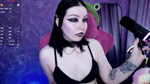 Snapshot of elizabethflowerr chatting on June 9, 5:08 am Eli online show from June 9, 5:08 am
