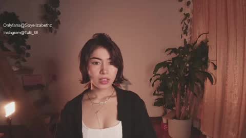 Snapshot of elizabethz chatting on May 30, 12:52 am Tuli online show from May 30, 12:52 am