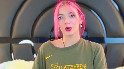 Snapshot of elizabetthkitty chatting on February 10, 8:31 pm Elizabet online show from February 10, 8:31 pm