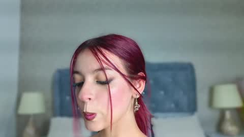 Snapshot of elizabetthkitty chatting on June 2, 12:18 pm Elizabet online show from June 2, 12:18 pm
