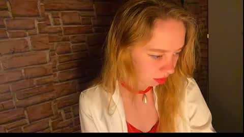 Snapshot of elizastorm chatting on July 21, 5:15 pm Eliza online show from July 21, 5:15 pm