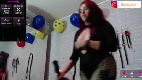 Snapshot of elizatex chatting on June 11, 5:00 pm online show from June 11, 5:00 pm