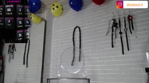 Snapshot of elizatex chatting on June 12, 8:52 pm online show from June 12, 8:52 pm