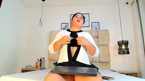 Snapshot of elizawiliamst chatting on October 6, 12:13 pm Eliza online show from October 6, 12:13 pm