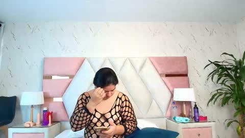 Snapshot of elizawiliamst chatting on November 9, 2:26 pm Eliza online show from November 9, 2:26 pm